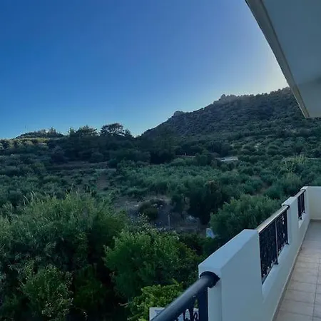 Panoramic Elia Apartment *